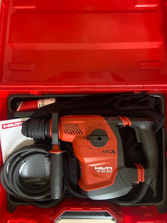 Perforateur Burineur/Bohrhammer Hilti TE 70 AVR neuf (Neu und originalverpackt) in Echallens für