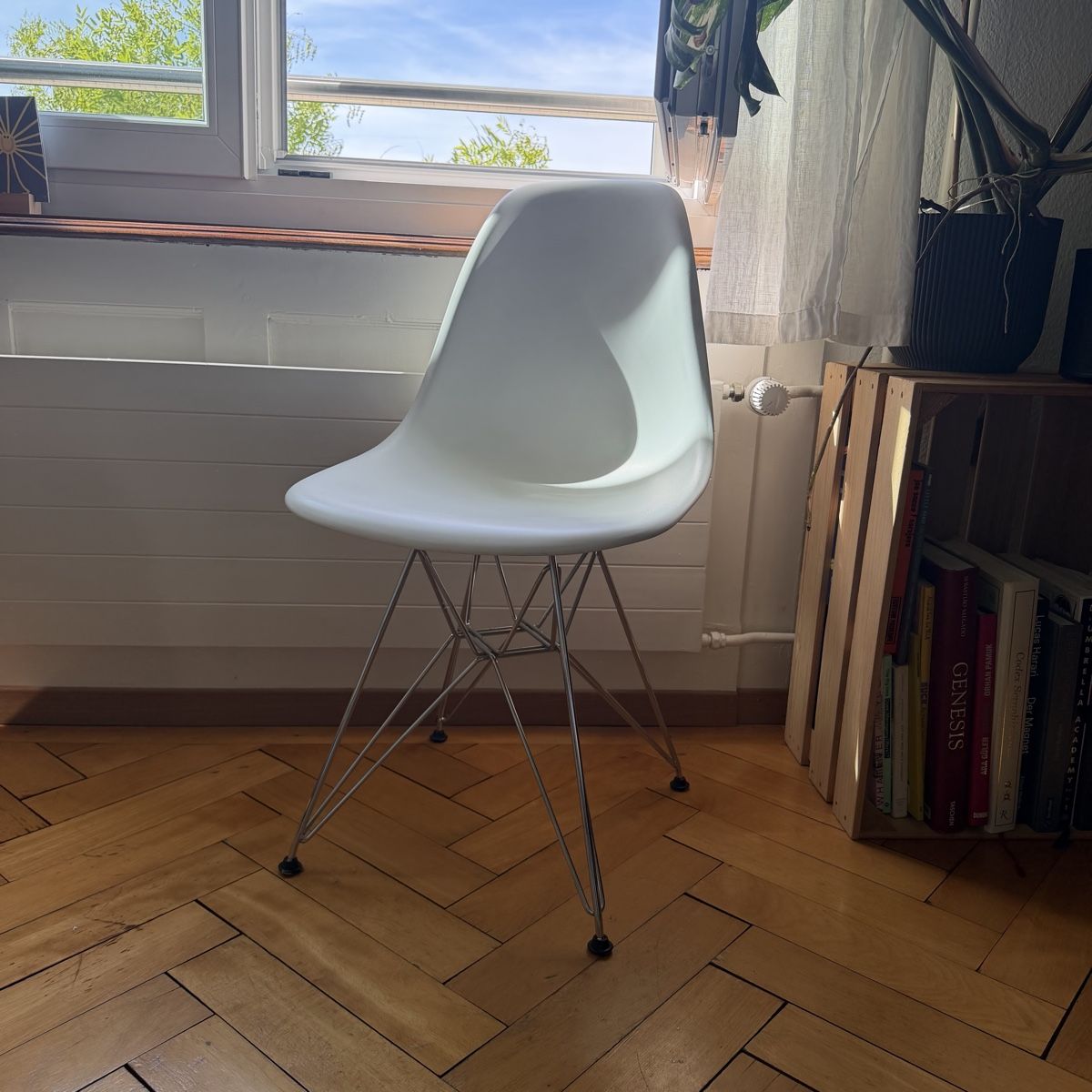 Eames Sedie: Vitra Eames Chair | Plastic Side Chair DSR – Usato da Zürich venduto da kmschrr