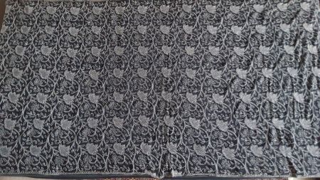 Schal schwarz weiss Blumen Stickerei Südindien Baumwolle