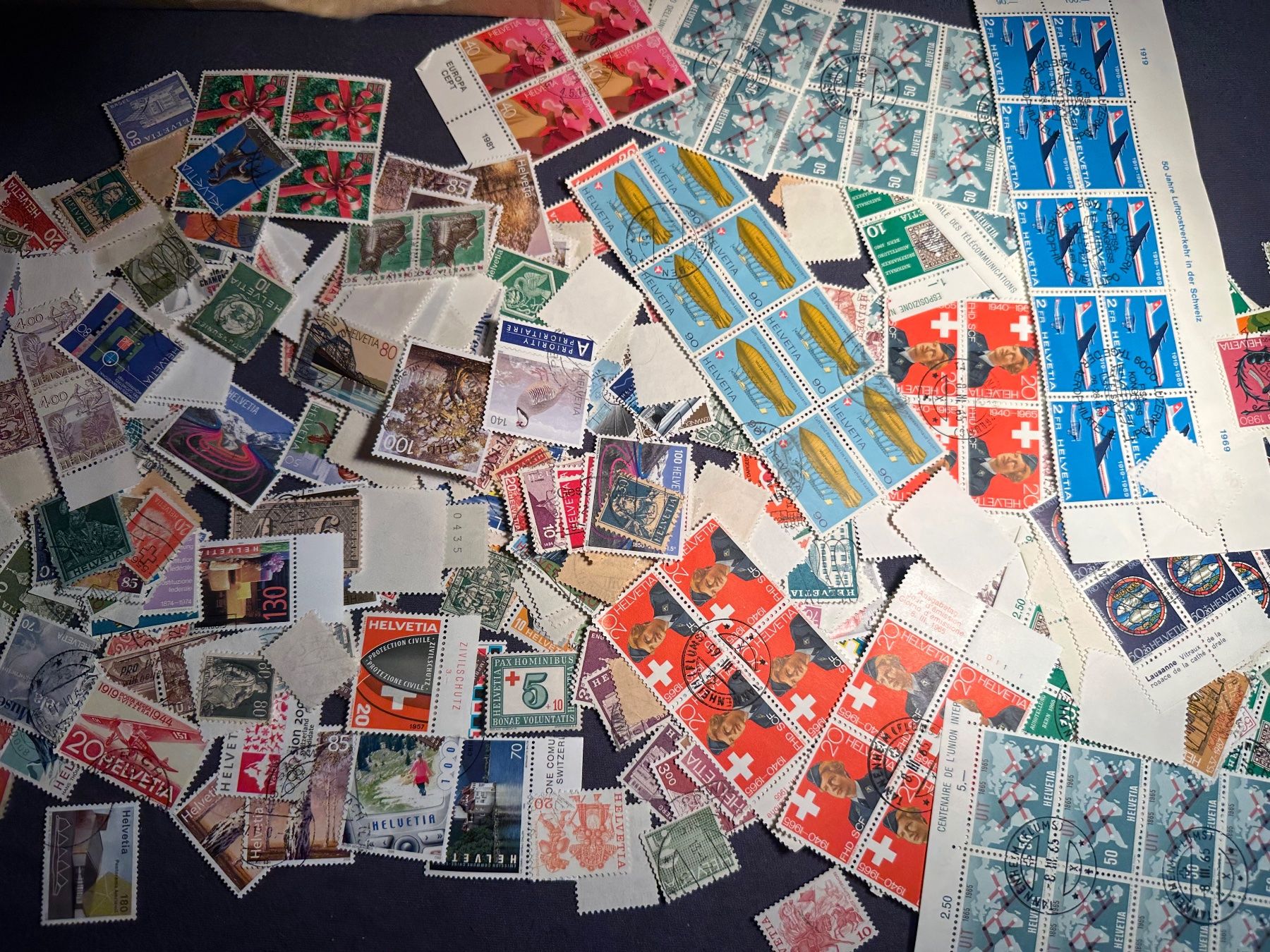Tutti i francobolli: Karton mit Briefmarken Schweiz - Sammlung – Usato da Stettfurt venduto da 2442 2