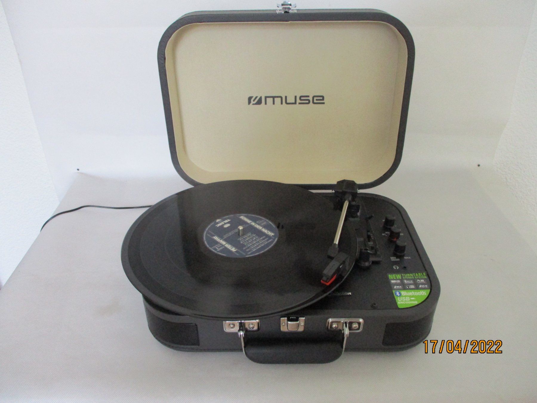 Giradischi: Muse MT-201 DG Stereo-Plattenspielersystem mit Bluetooth – Usato da Liestal venduto da Disc-Point 9