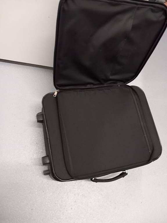 Valigie: Valigia trolley Samsonite nera – Usato da Minusio venduto da son_mrf5 2