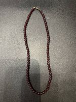 Granat-Halskette, 40 cm. In gutem Zustand.