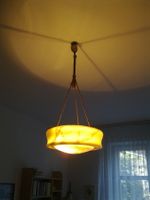Antike Glaslampe mit Alabasterdesign