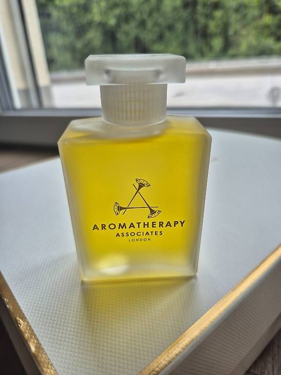 Autres soins du corps: AROMATHERAPY Associates London – Neuf avec emballage d'origine à Uerkheim par Pod23
