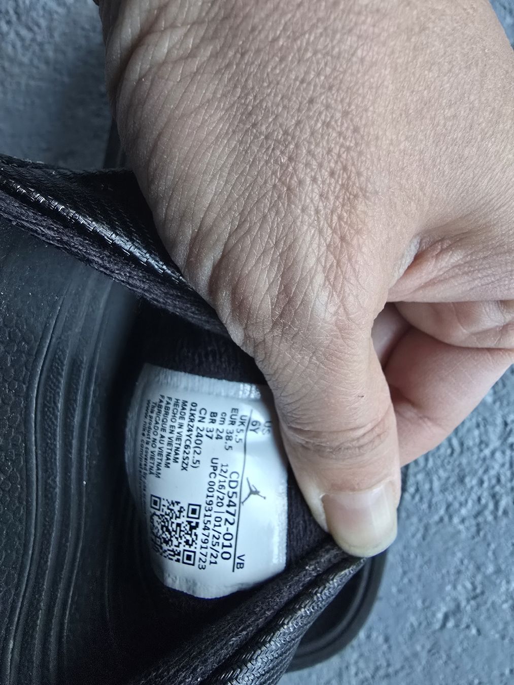 Scarpe da uomo: Original Jordan Badeschlappen Schwarz, Gr. 38.5 – Usato da Wittenbach venduto da Tigerlili 3