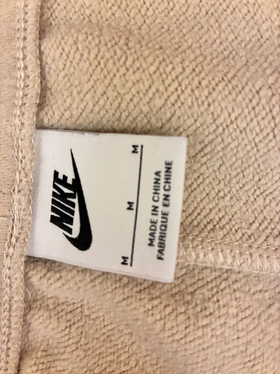 Nike Hosen: Pantalon Nike beige taille M  – Gebraucht aus Fribourg von Veronique22 1