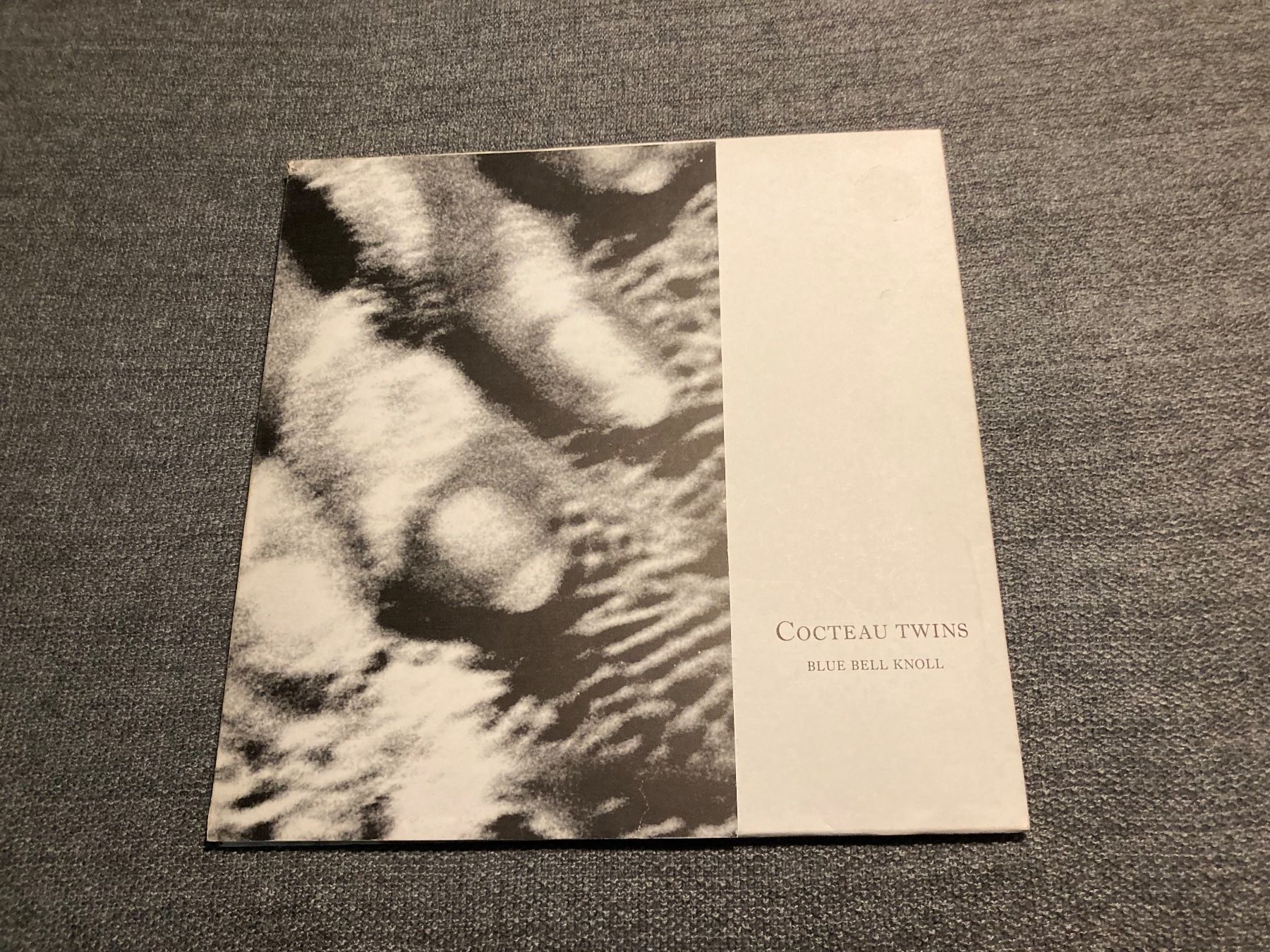 Dischi in vinile: Cocteau Twins - Blue Bell Knoll – Usato da Fribourg venduto da Karushi
