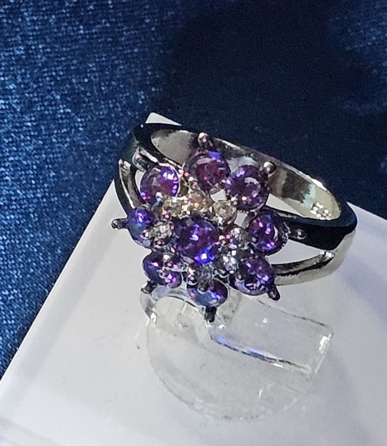 Anelli: Wunderschöner Ring mit Amethyst, 925 versilbert, Gr. 8 – Nuovo (secondo la descrizione) da Grenchen venduto da maretop 2