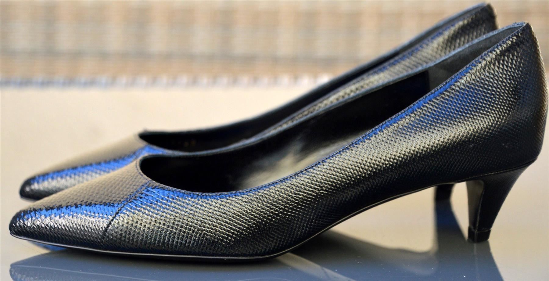 Celine Damenschuhe: Pumps Céline . 38,5 – Gebraucht aus Collonges von Auganien 5