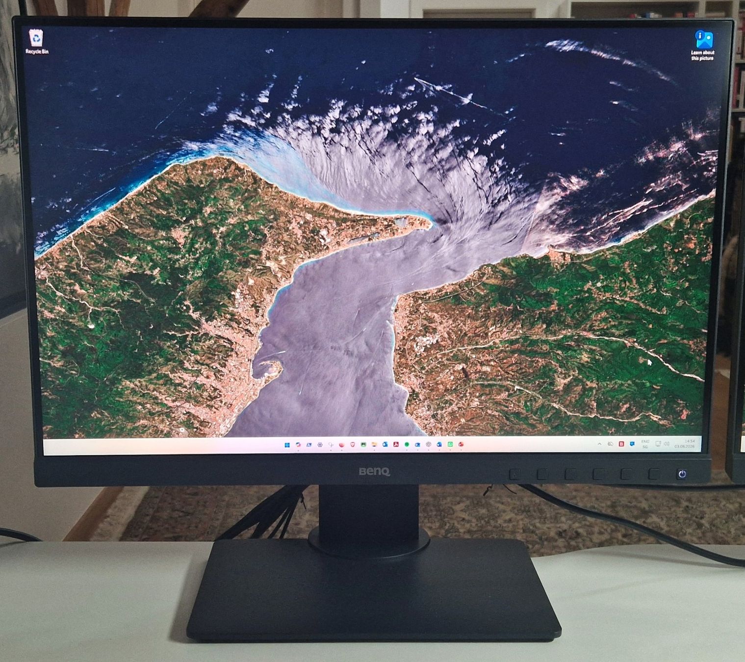 BenQ Ecrans: BenQ SW240 - État excellent - Aucun pixel mort - Tests Eizo – D'occasion à Nyon par val_l6h7 1