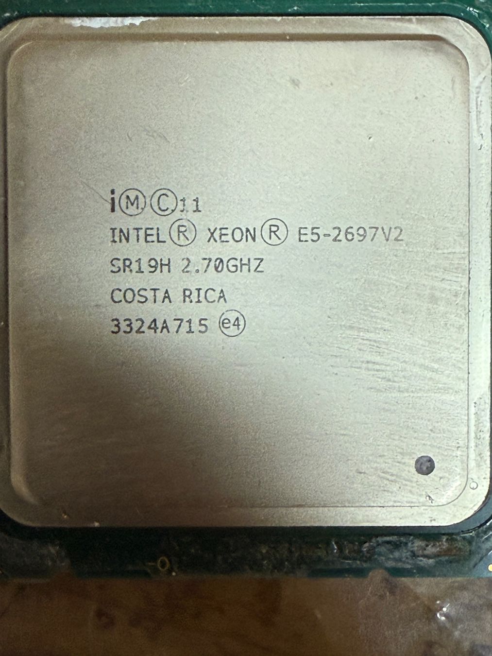 Intel PCs: Xeon 2697 v2 12 core - 2.7 GHz 30MB Cache – Gebraucht aus Zürich von Drwatson