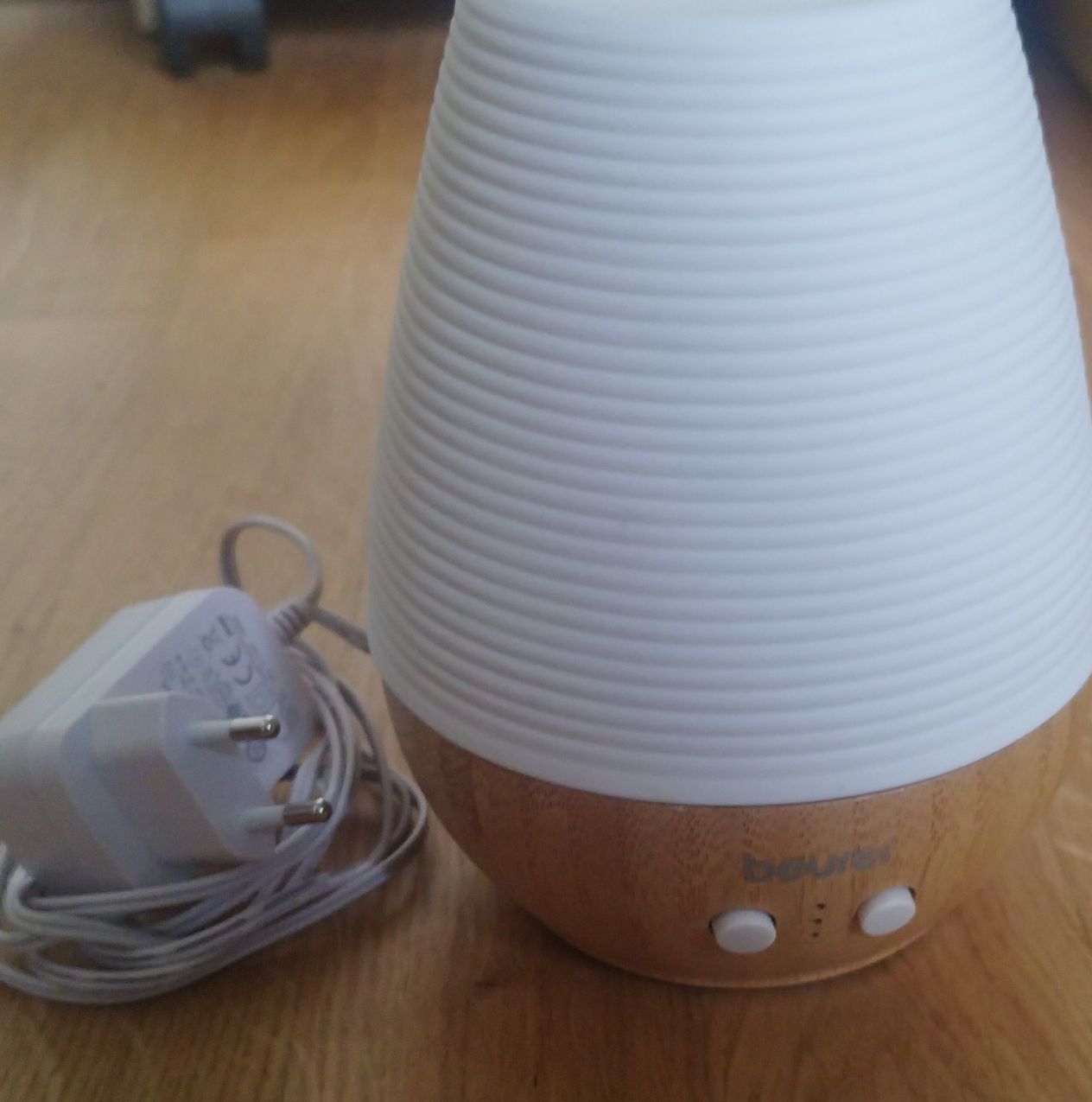 Beurer Diffusori di oli essenziali: Beurer Aroma Diffuser weiss holzoptik neuwertig – Usato da Zürich venduto da lea_7mjr