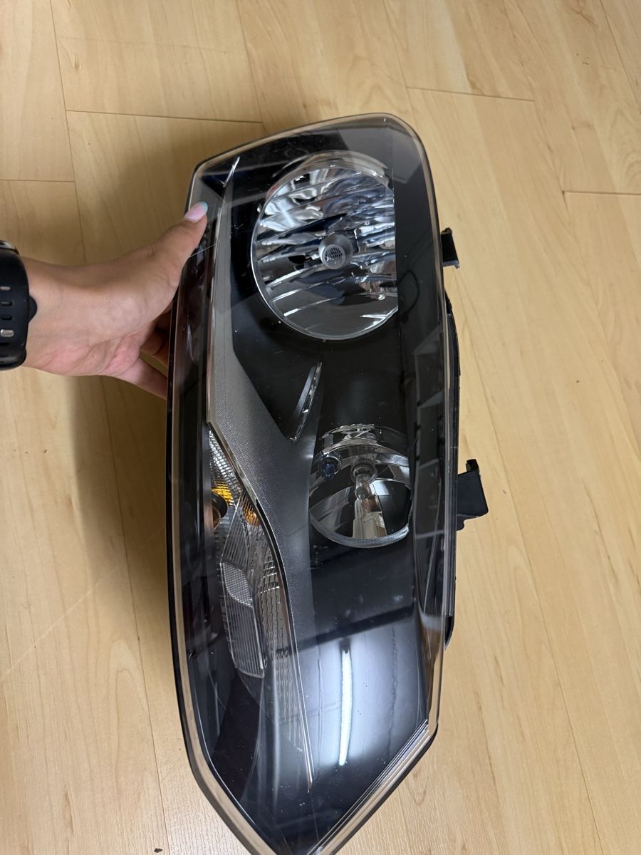 VW Scheinwerfer: Scheinwerfer VW (rechts & links) – Gebraucht aus Adliswil von ole_6vxw