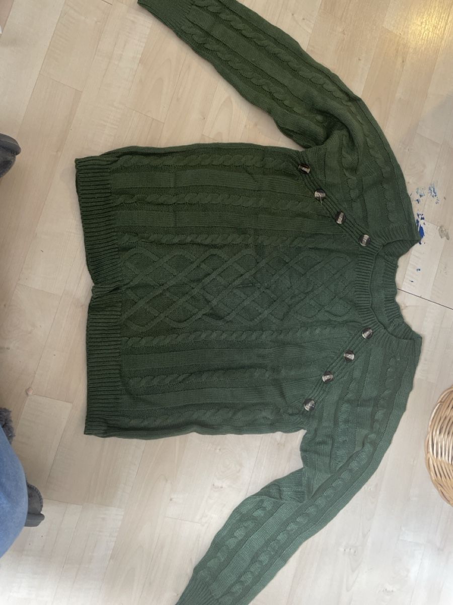 Pulls & Sweat-shirts: Pullover – Neuf avec emballage d'origine à Benken ZH par stefiz