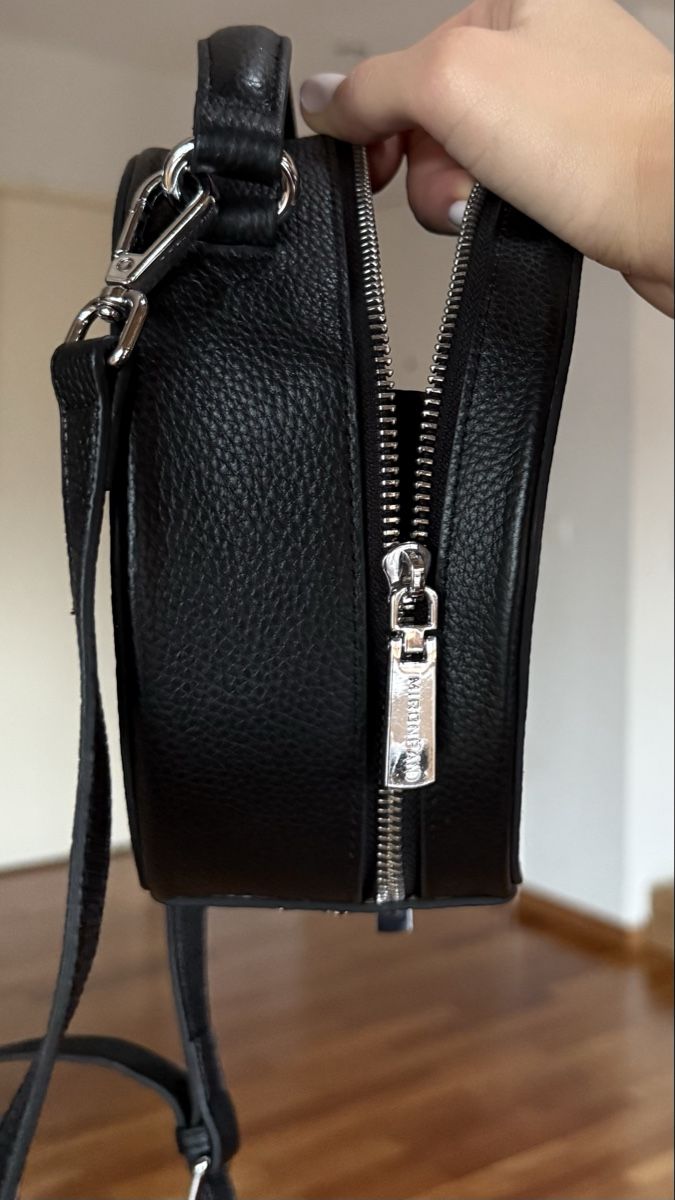 Sacs femmes: Small black leather bag – Neuf (Voir description) à Zürich par eli_t8nw 4