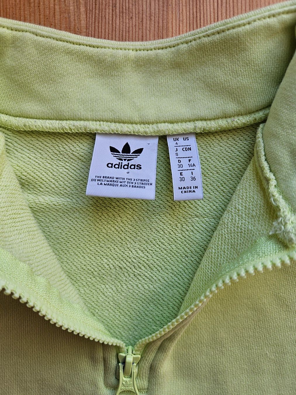 Adidas Pulls & Sweat-shirts: Cropped Sweater adidas Grösse XS retro Pullover – D'occasion à Hägglingen par United-Village-Trade 4