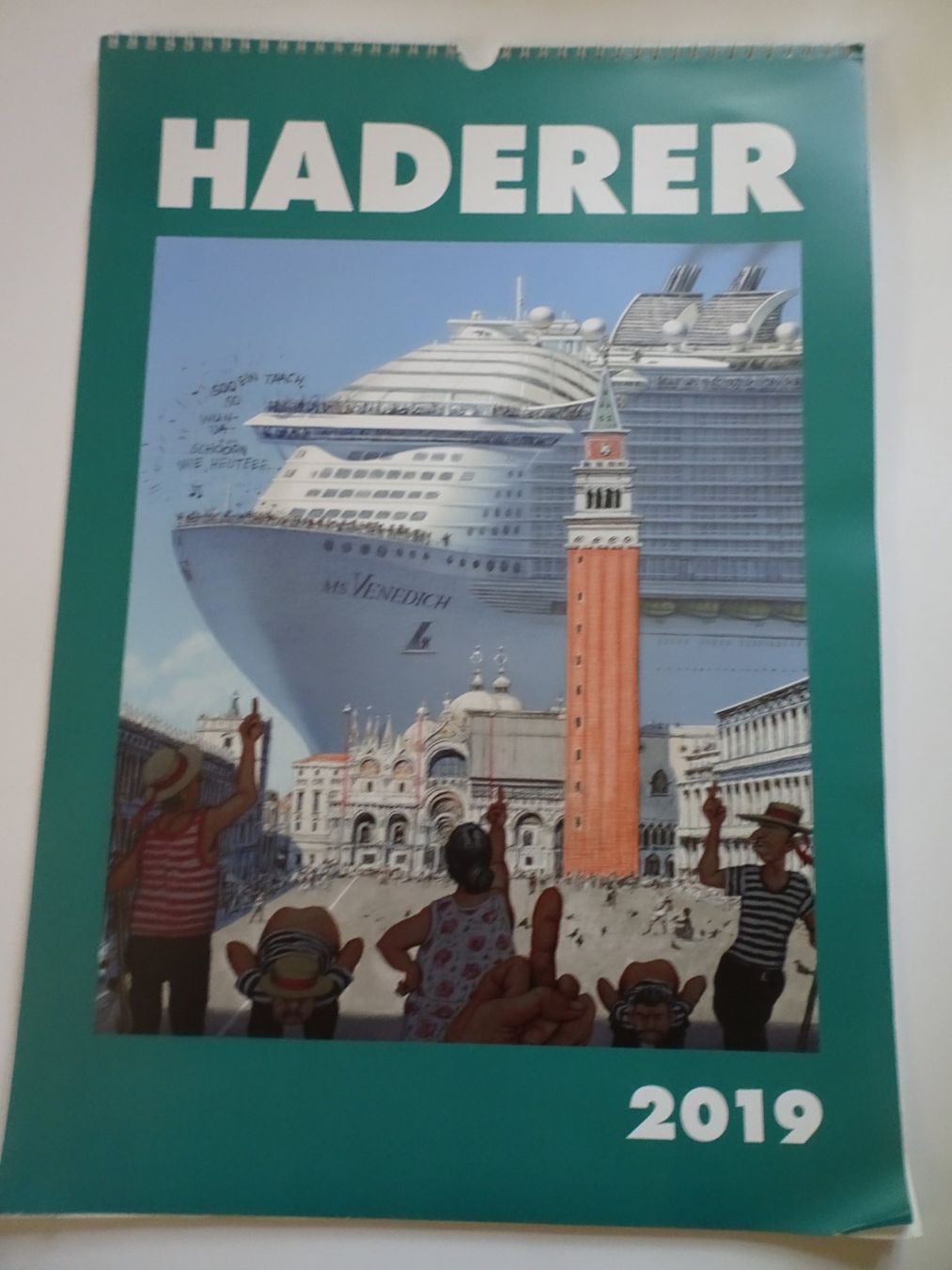 Kalender: Haderer Kalender 2019 Gerhard Haderer , 50 x 34.5 cm – Gebraucht aus Schönenwerd von schnitzunddrunter