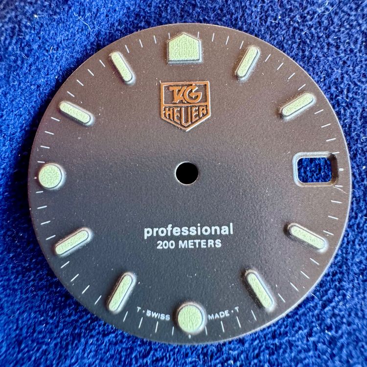 TAG Heuer Professional 200 Meters Dial Grey Men’s Size 26mm (Neu