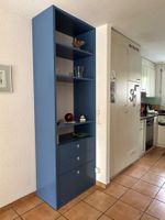 Gepflegtes Regal, blau, mit drei Schubladen, Top Zustand