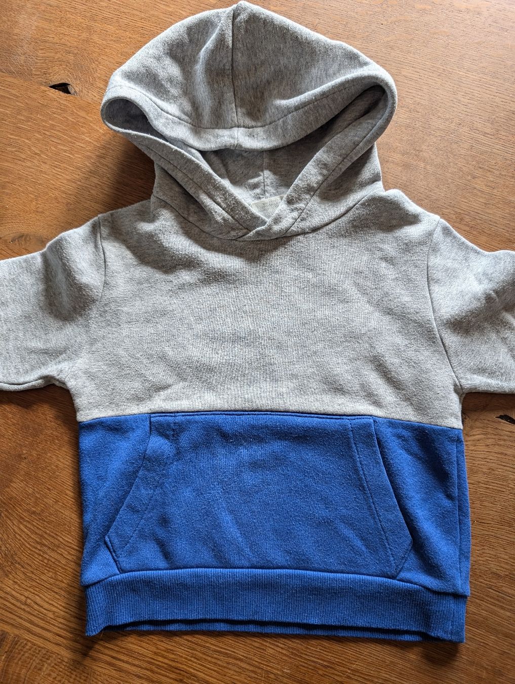 H&M Pulls et sweat-shirts: 2 Kapuzen Pullover – D'occasion à Bern par Zorro333 2