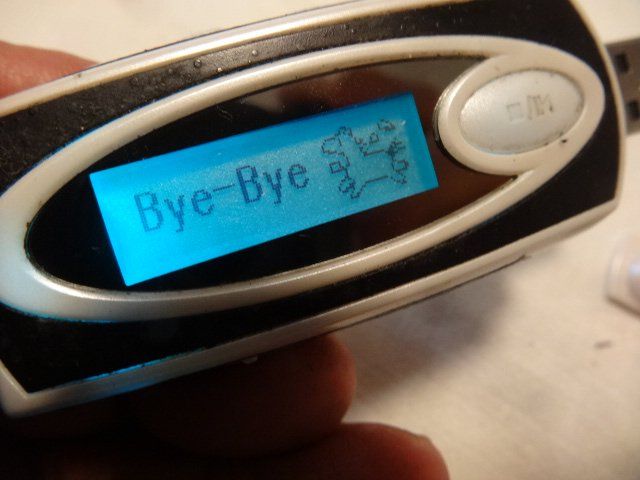 Tragbarer Mediaplayer: MP3 PLAYER MIT KOPFHÖRER--LÄÜFT – Gebraucht aus zürich von ahmad01