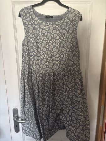 Kleid Yessica Blumenmuster Grau Grösse 44 