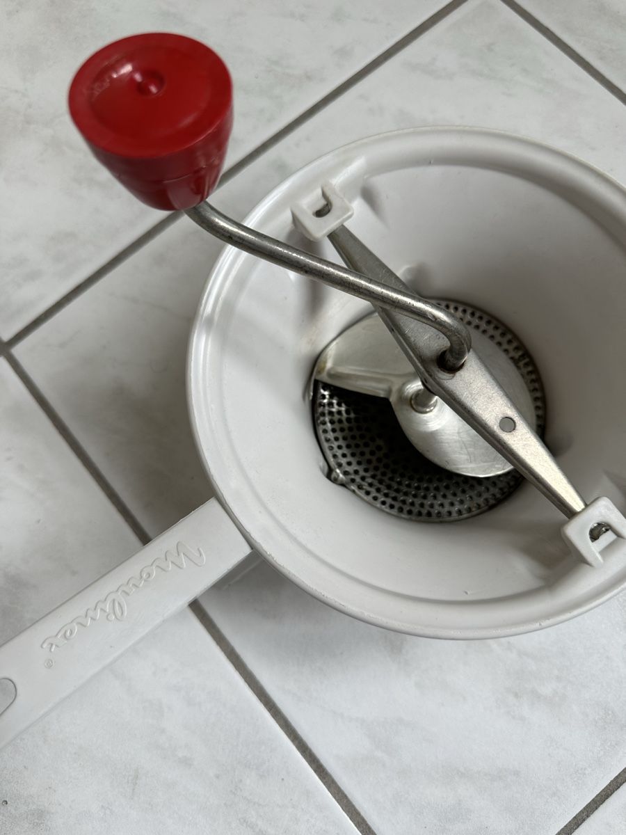 Moulinex Elettrodomestici da cucina: Moulinex Food Mill - Authentic French Kitchen Tool! – Usato da Zürich venduto da mhm_6rhw