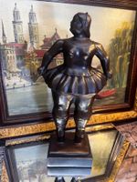 Traumhafte Interessante Dame Bronze Figur