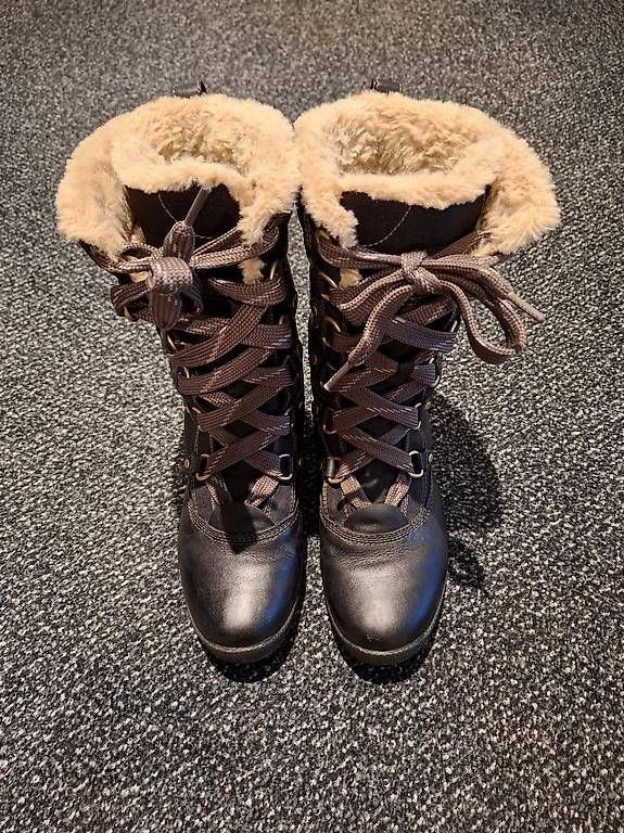Scarpe da donna: Timberland Winterstiefel Damen Gr. 38.5 – Usato da Naters venduto da Pluto2025