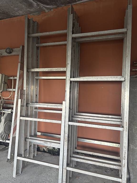 Treppen: SCALA DA CANTIERE ELEVATRICE – Gebraucht aus Brissago von inf_xwp8 2