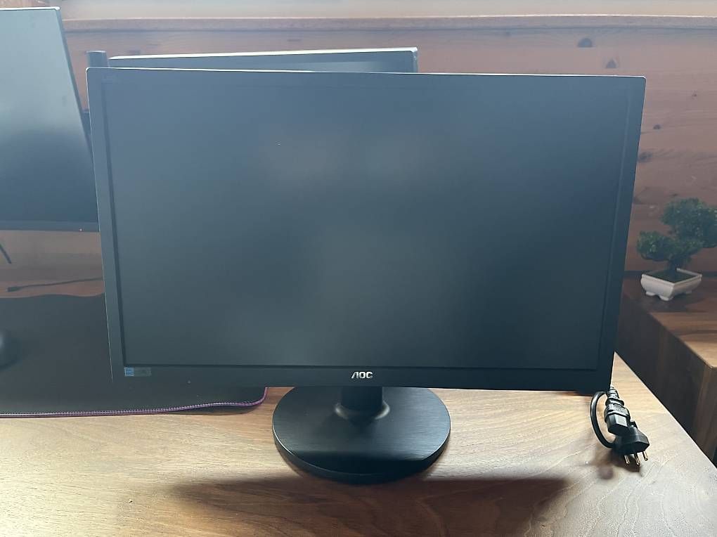 Monitor: AOC Monitor – Usato da Bennwil venduto da jul_b6g6 1