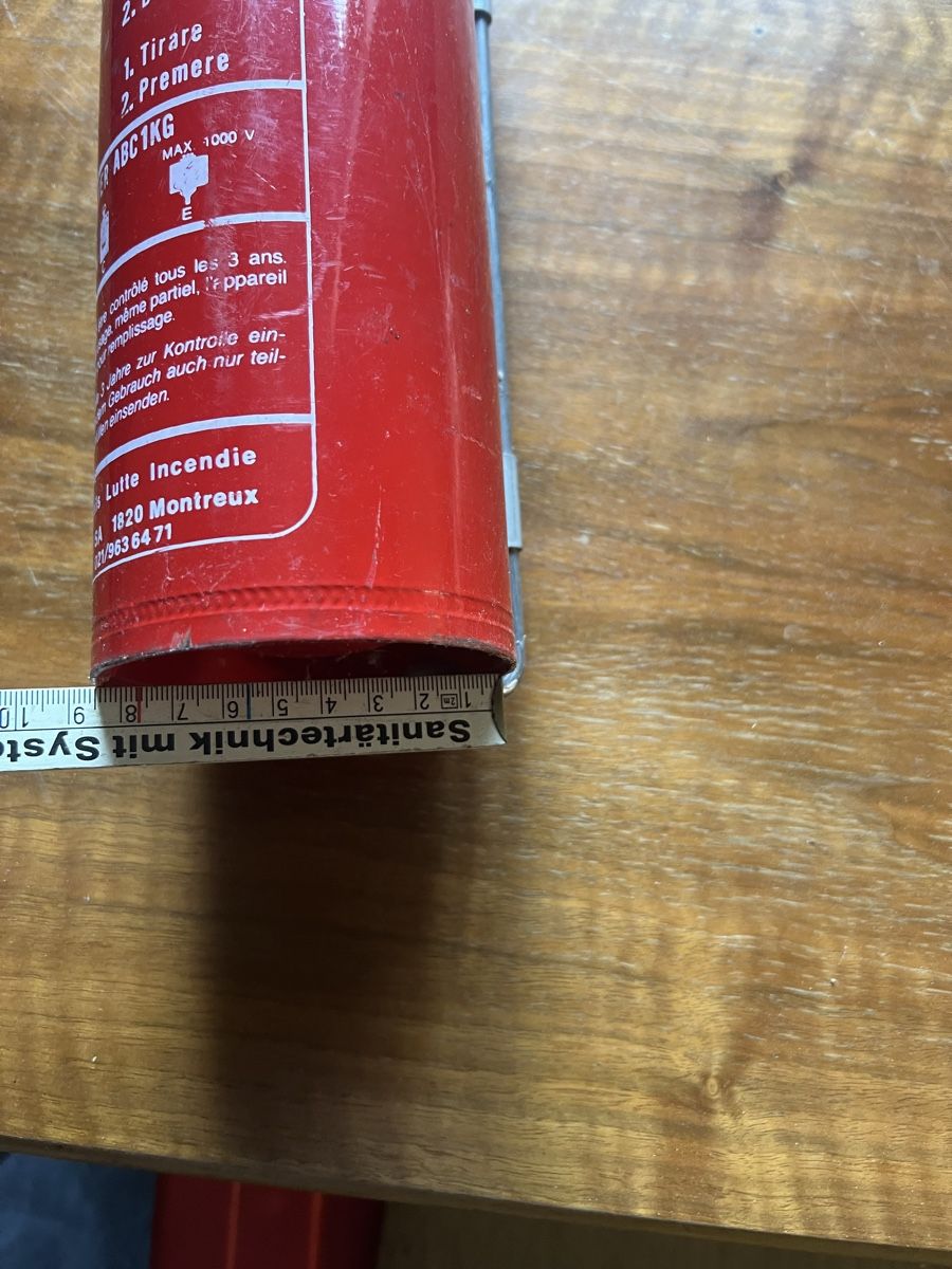 Feuerlöscher: Feuerlöscher – Gebraucht aus Niederrohrdorf von beniledergerber 2