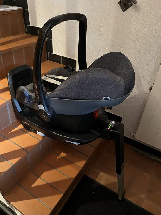 Maxi-Cosi Sièges auto: Maxi Cosi mit Isofix Basis – D'occasion à Wil ZH par Sunshine_411