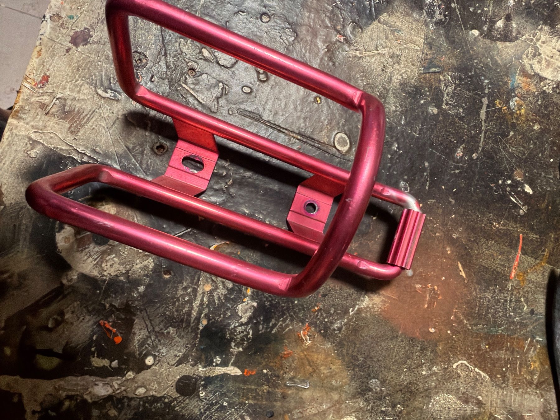 Sonstiges Fahrzeugzubehör: Flaschenhalter pink Aluminium – Gebraucht aus Emmenbrücke von Charlie_71