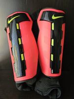 Nike Fussball Schienbeinschoner, pink/schwarz, Gr. XL