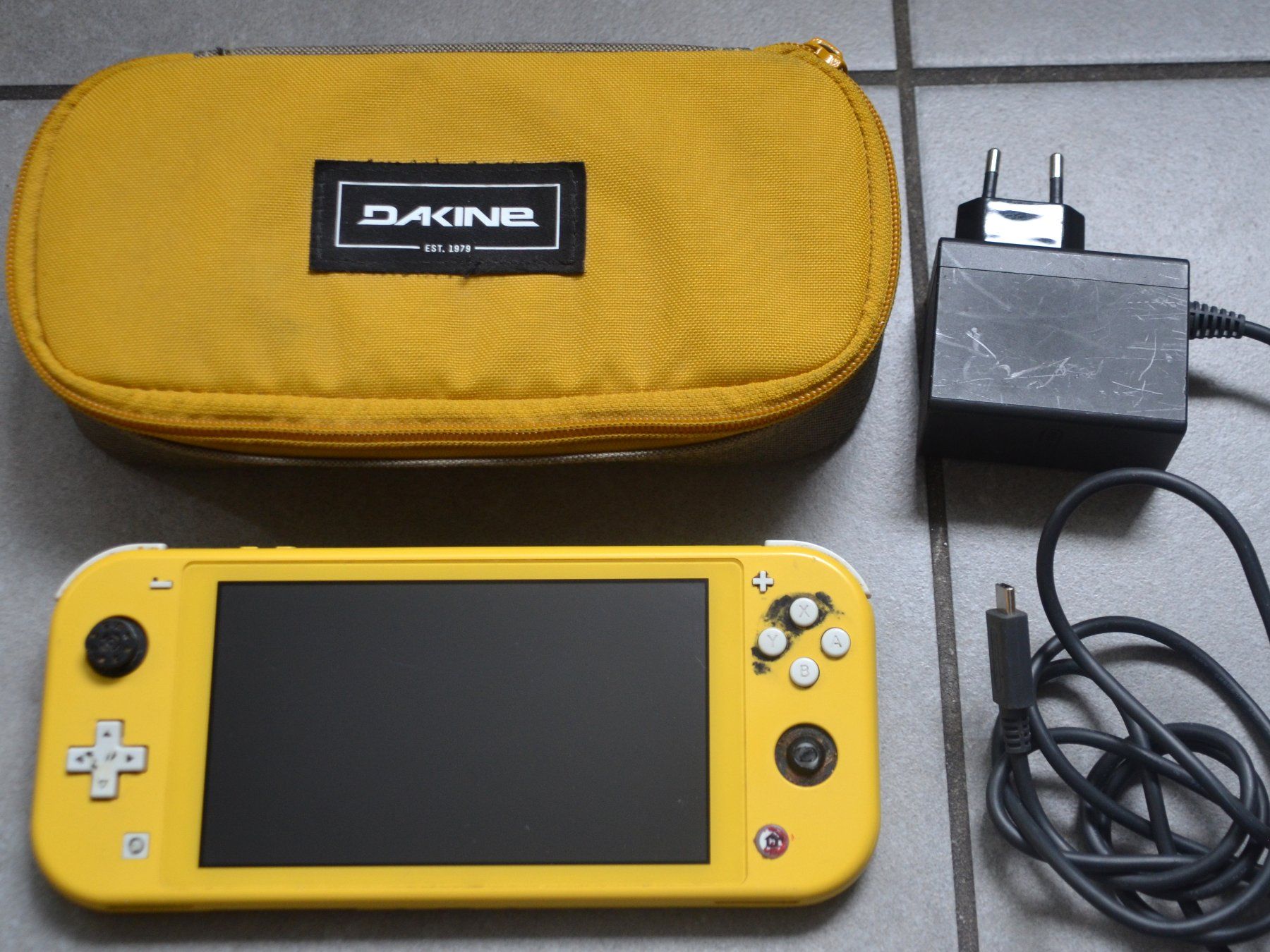 Nintendo Console: Nintendo Switch Lite HDH-001 – Usato da Collonges venduto da arashee 3