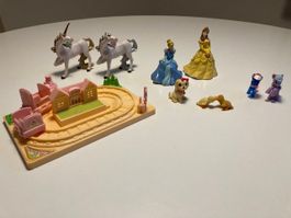 Figurines princesses et poneys train bon état lot