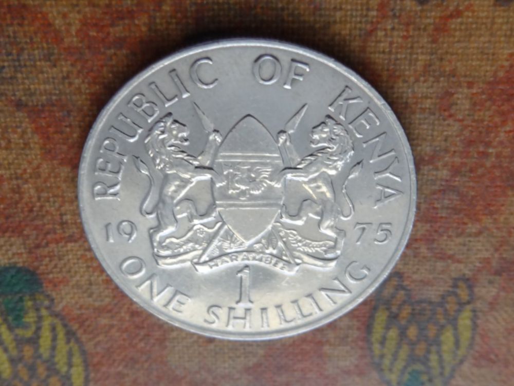 Toutes les monnaies: KENYA   1  Shiling   1973 – D'occasion à Romanel-sur-Lausanne par Swift13