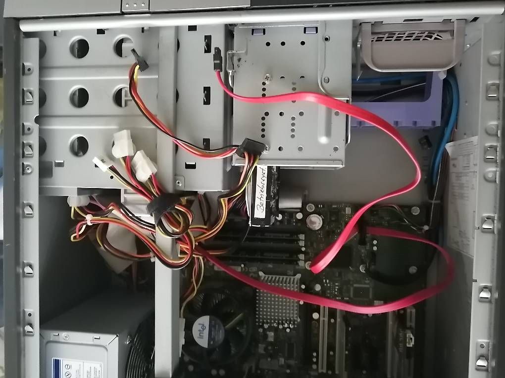 PCs: PC zum basteln  – Défectueux à Zürich par cargall 2