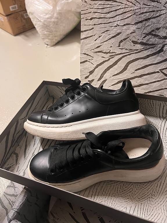 Scarpe da uomo: ALEXANDER MCQUEEN Sneakers black  – Usato da Ittigen venduto da san_9pr8