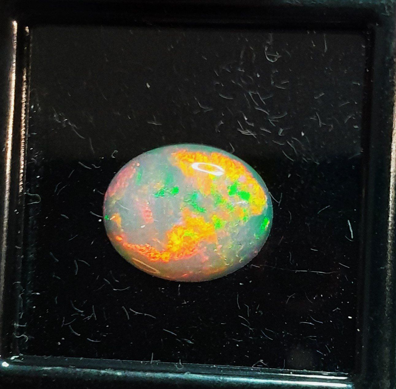 Pietre preziose: Opale 2.21 ct - SUPER FLASH - CERTIFICAT 585.- Fr – Nuovo (secondo la descrizione) da Grimisuat venduto da Valgem 5