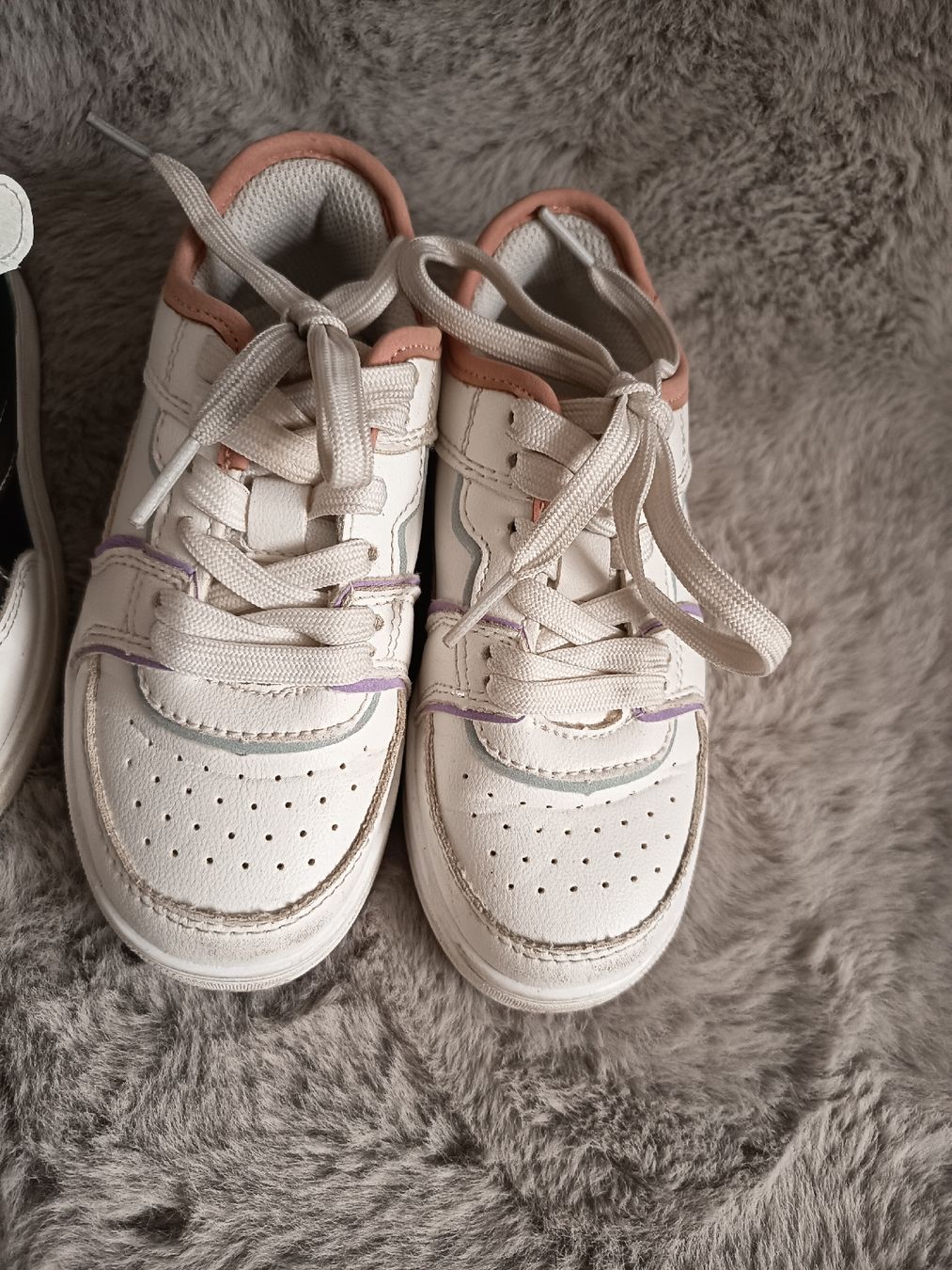 Scarpe per ragazze: Sneakers Mädchen, Gr. 29 – Usato da Frauenfeld venduto da sveno666 1