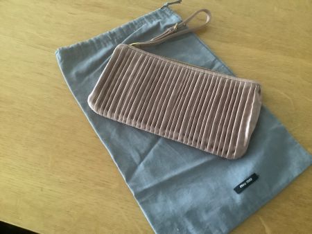 Miu Miu Pochette in Seide, Farbe Puder