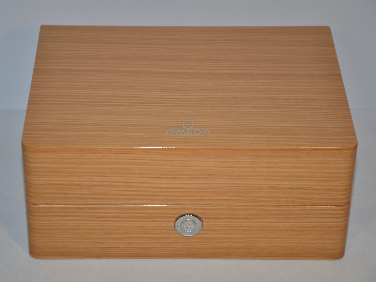 Omega Boîtes de montres: Omega Holz Box - Original – D'occasion à Dotzigen par H-1994 1