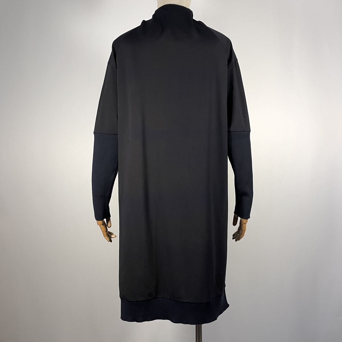 Cappotti: MERCI New Light Coat – Nuovo e nell'imballaggio originale da Emmen venduto da Avviivva_Com2023 3