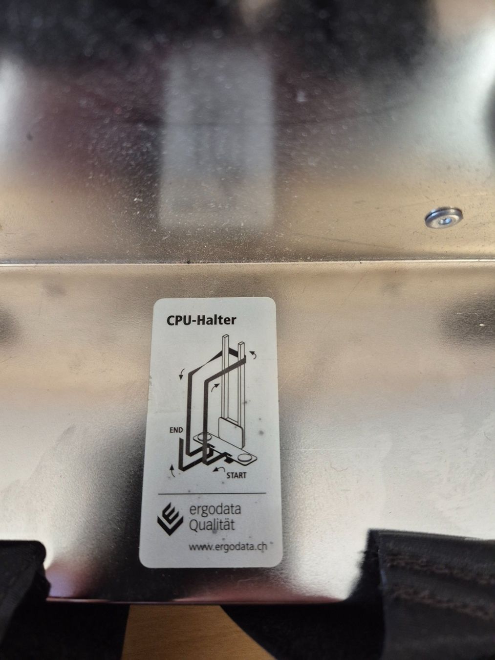 Supporti a parete: PC Tischhalterung – Usato da Elgg venduto da computerbrocki 1