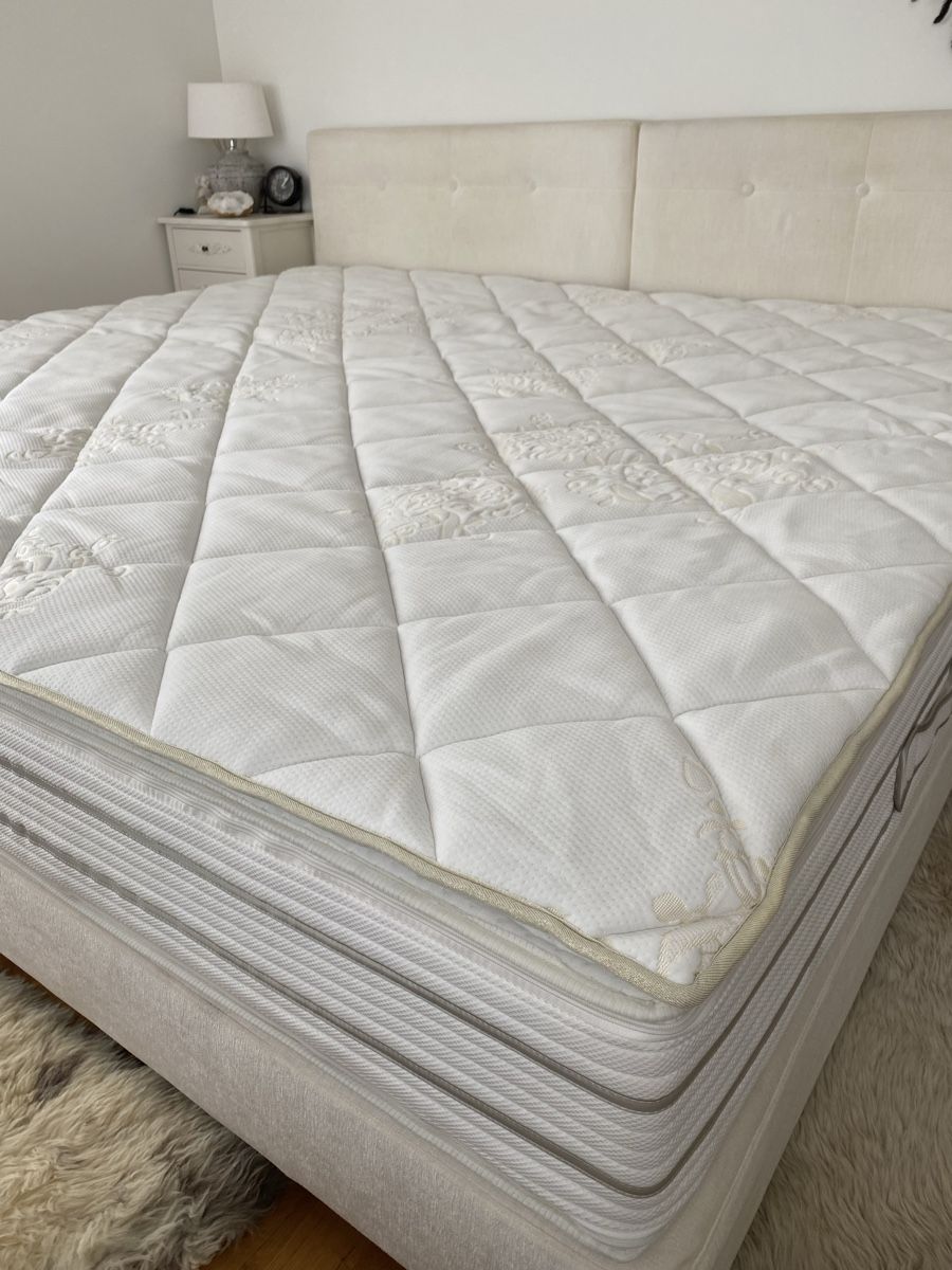 Pfister Letti: Pfister Box Spring Bett Aurora – Nuovo (secondo la descrizione) da Rorschach venduto da lvi_p29s