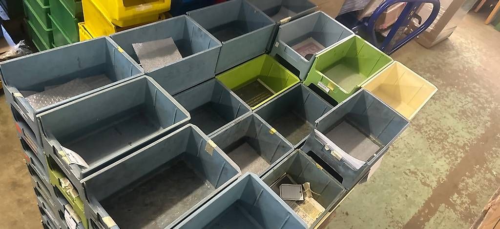 Contenitori & Simili: 107 Stk gebrauchte Sichtlagerboxen Kunststoffboxen – Usato da Necker venduto da liq24 2