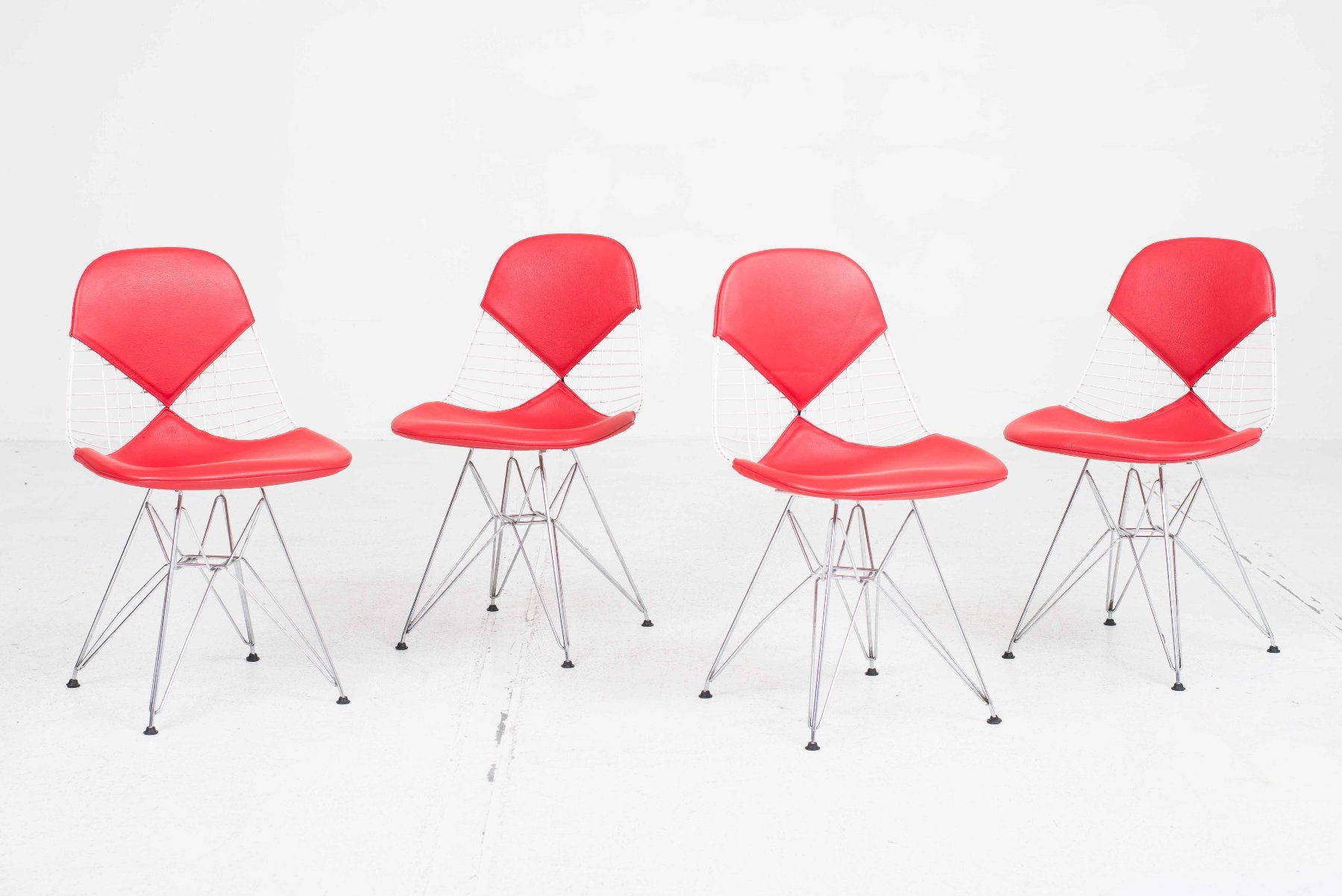 Vitra Sedie: Vitra DKR-2 Wire Chairs von Charles & Ray Eames, 4er Set – Usato da Zürich venduto da STUZH38